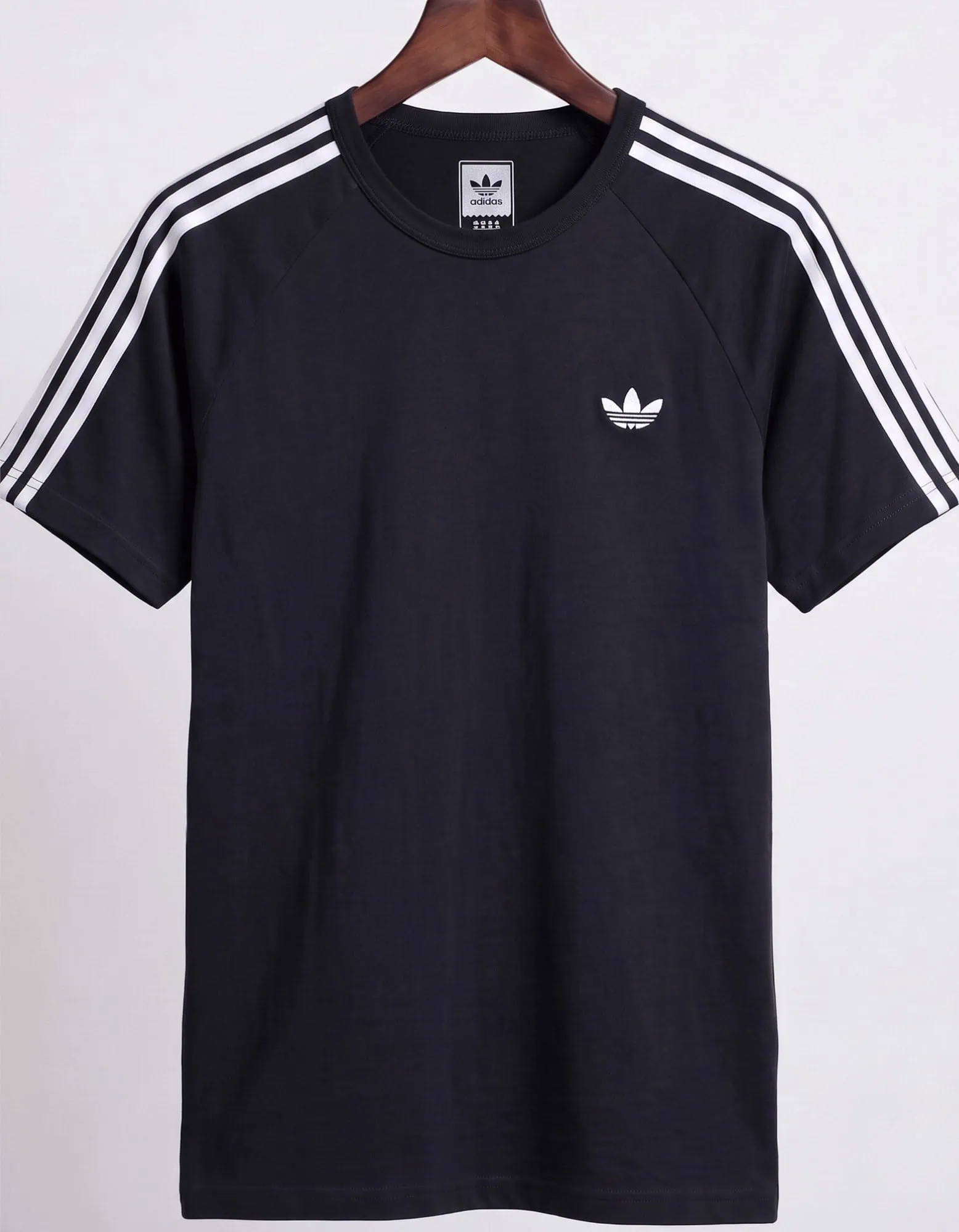 00349.webp Camiseta A D I Retrô – Preta #c870 - Imagem 1